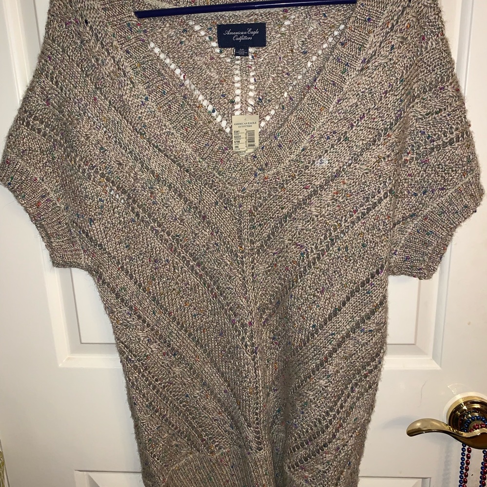American eagle tan sweater w color detail